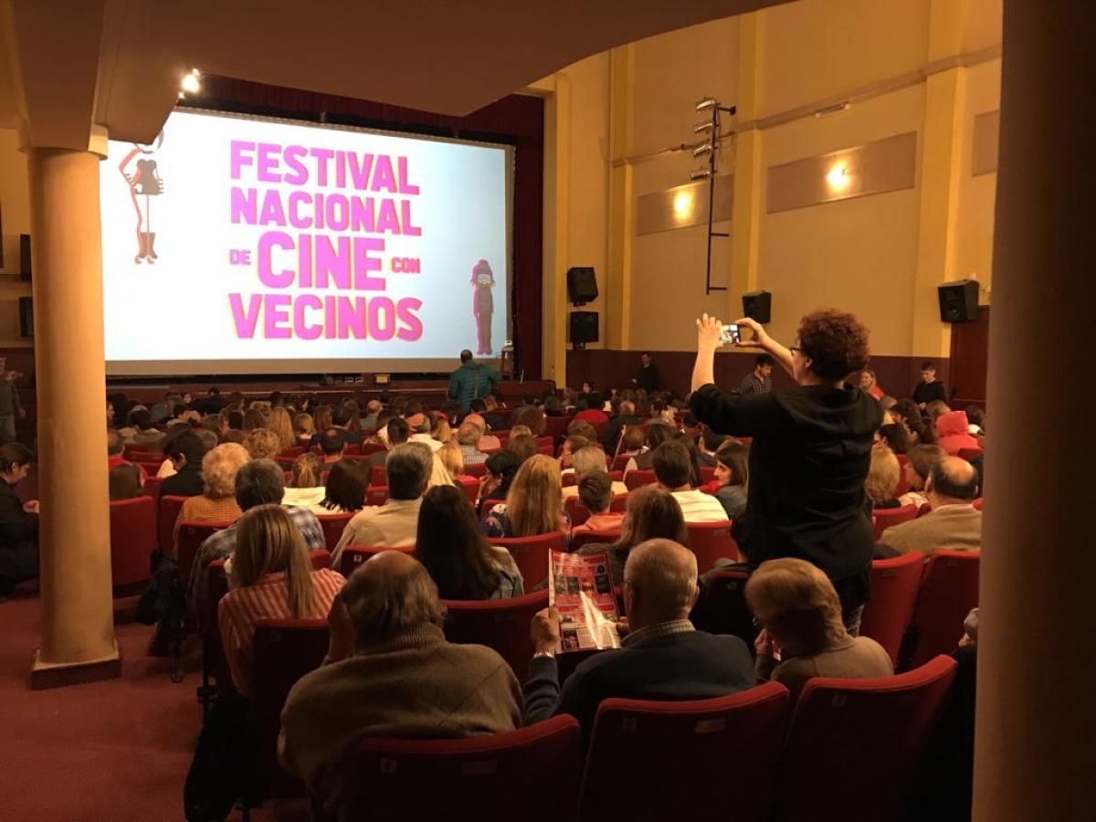 CINE CON VECINOS