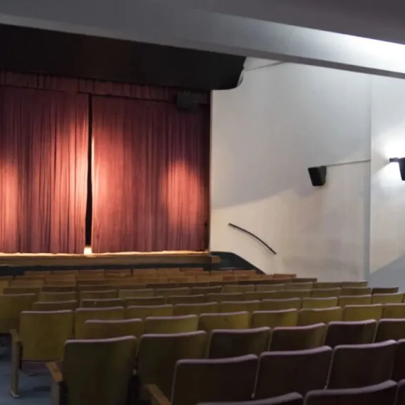Teatro Municipal "Gregorio de Laferrere" - Espacio INCAA Morón
