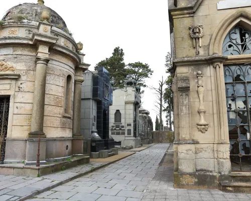 Cementerio Municipal de Azul