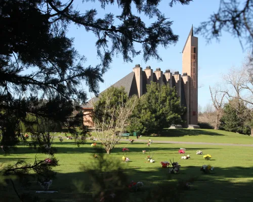 Cementerio Parque Iraola