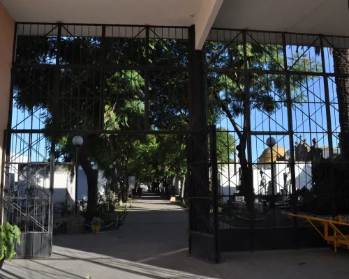 Cementerio Municipal de Lobos