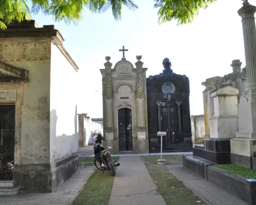 Cementerio Municipal de Lobos