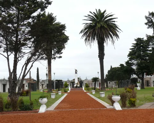 Cementerio Municipal de Morón